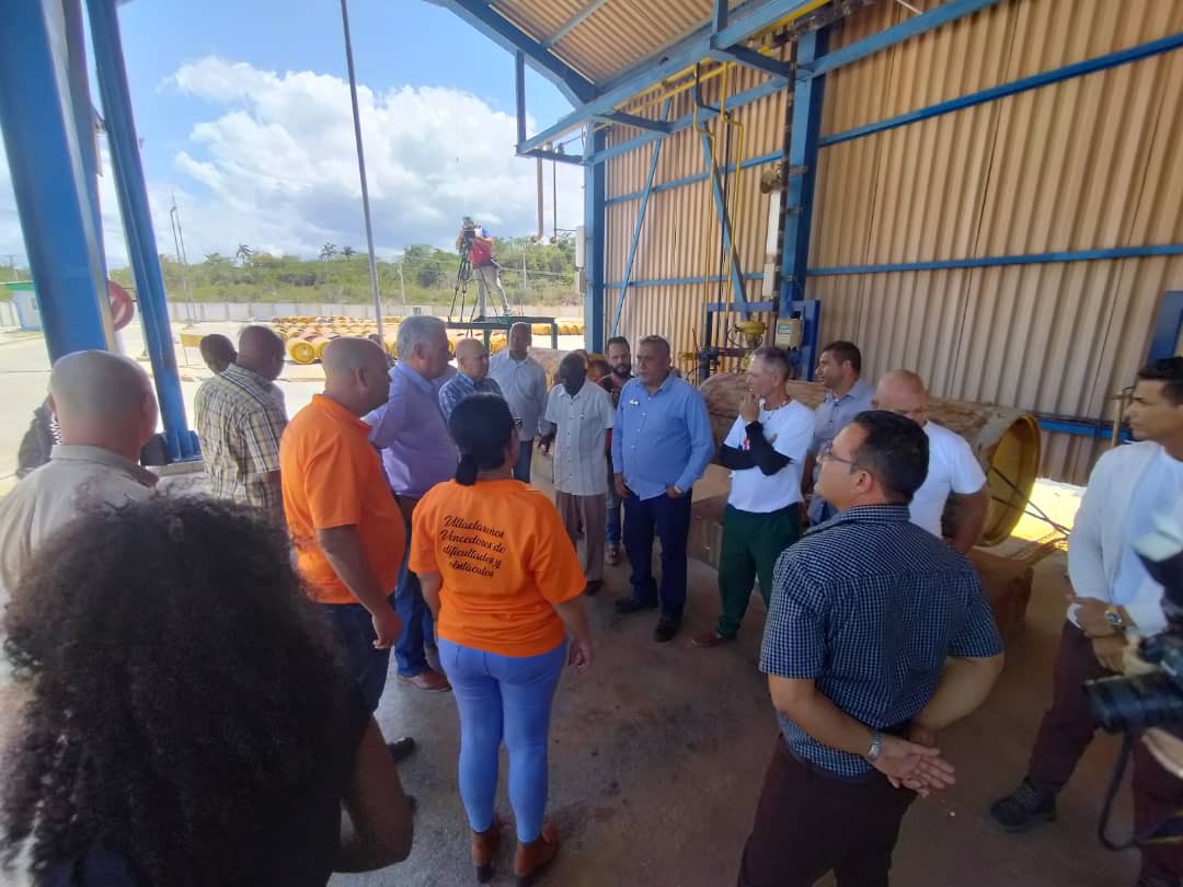 En la Empresa Electroquímica de #SaguaLaGrande, Villa Clara reflexionamos sobre las acciones para lograr mayor eficiencia de esta industria, única de su tipo en el país. También insistimos en el papel que debe desempeñar en el desarrollo de la localidad. 

#GenteQueSuma