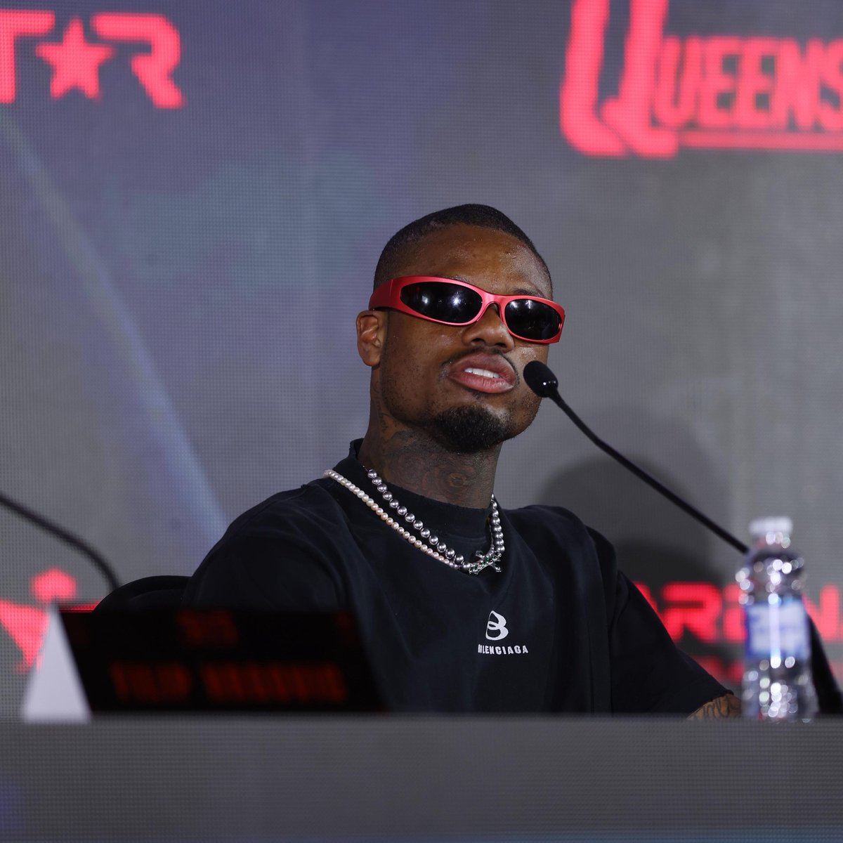 🗣️ “Sheeraz is not born for this. I called him out ages ago. I’ll show who I am this Saturday!” - Ammo Williams

#SheerazWilliams #5vs5 #QueensberryVsMatchroom #RiyadhSeason