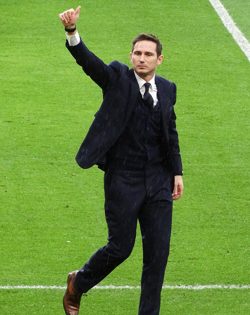 🗞️🚨Frank Lampard is a contender for the Burnley job. [@adjones_journo] #twitterclarets