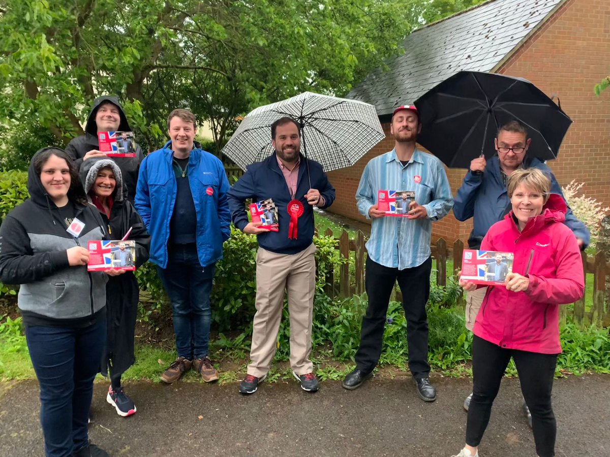 Despite the rain, we had a great session talking to residents in Bodicote. My last chat was with an 86 year old former Conservative voter switching to Labour because she's appalled at the Tories Rwanda gimmick.