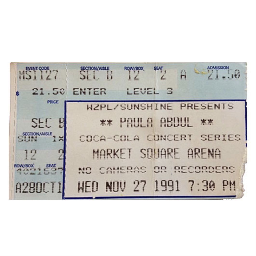 #ThrowbackThursday to my debut headlining tour! Did you know @mtv held a “Name Paula’s Tour” contest in search of a name? “Under My Spell” was selected and the rest is history! ✨