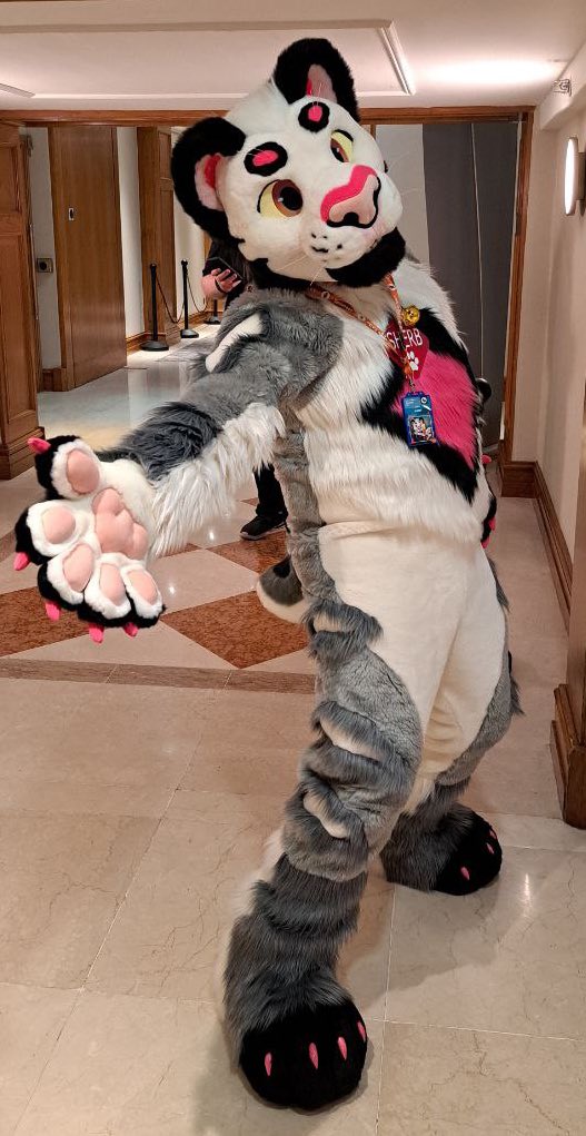 SherbSaber's tweet photo. Gonna do the obligatory “Did you get any photos of me at Confuzzled this year?” 

If you saw this dumb creature lurking around, I’d love to see them ❤️❤️

📸 DaiCymru

#cfz2024 #cfz24 #Confuzzled https://t.co/uaVO7oAY8H