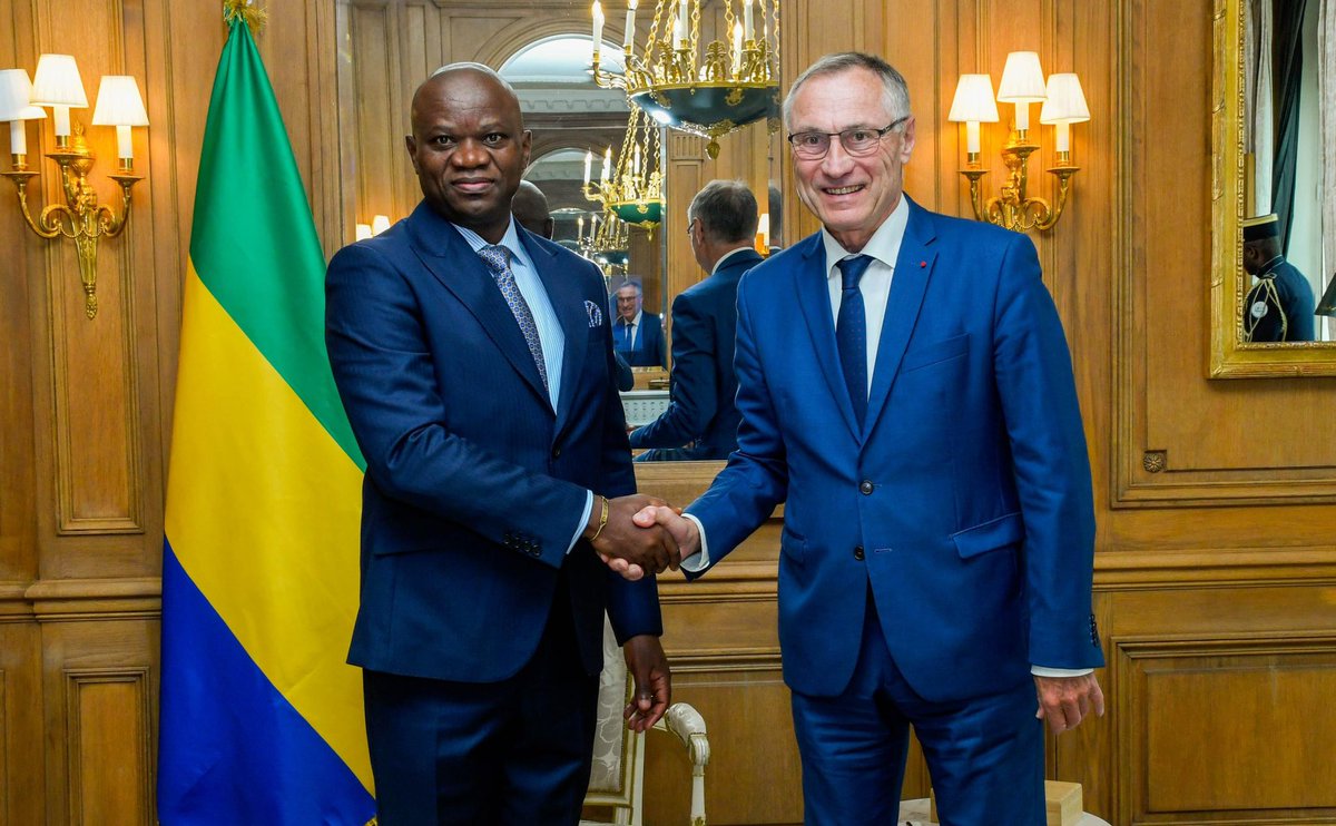 Ce 30 mai 2024, le Président @oliguinguem a rencontré <a href="/jmbockel/">Jean Marie Bockel</a>, envoyé personnel d'<a href="/EmmanuelMacron/">Emmanuel Macron</a>, pour discuter des accords militaires et préparer la rencontre avec le Président français.