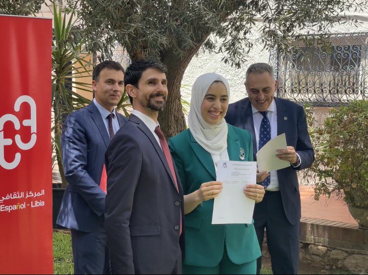 المركز اللّيبي الإسباني للغات tweet media