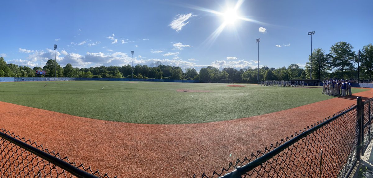 Live from SUNY Purchase @Spartans_Base about to take the field. First pitch 6:30! Beautiful evening for baseball!  #GOSPARTANS @MECSDSpartans @MESpartan300 @IanMillsTV @brianjrudman @MGeraldWilson @EricaStaiger @tballard0016
