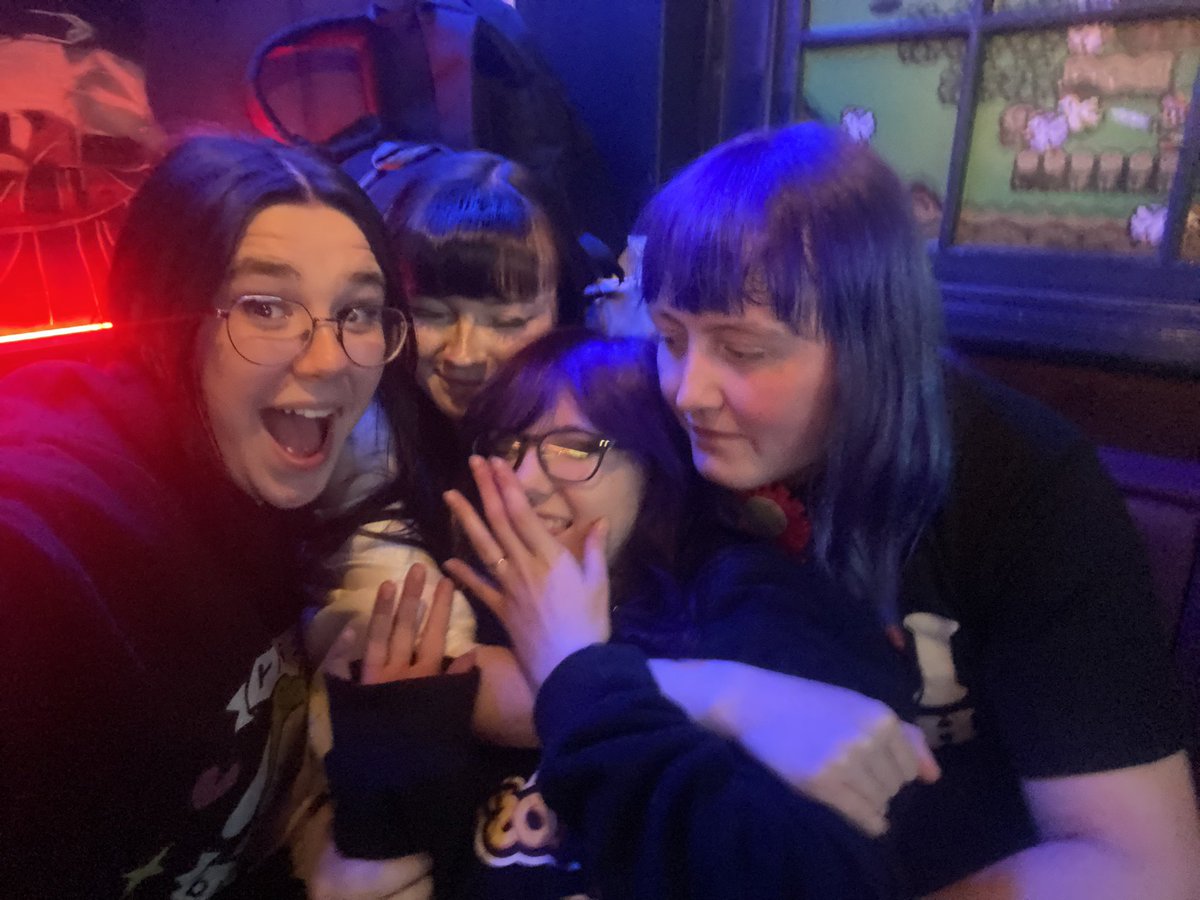 jaza____'s tweet photo. happy fae day https://t.co/VDYBxsl5RJ