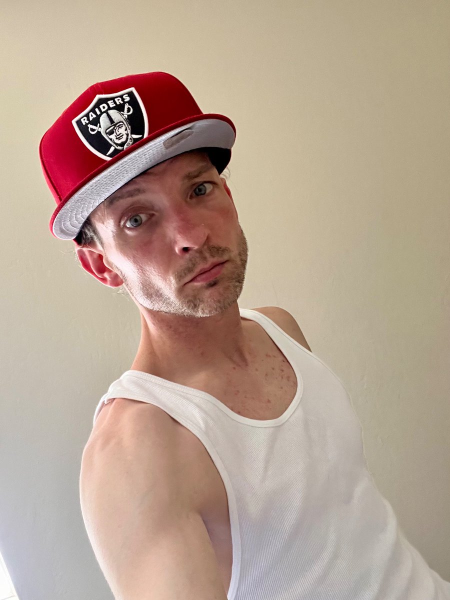 iamjaybandit's tweet photo. On vacation this week, that means getting things done and more time for music. 🎶 https://t.co/QFwrQalrQo