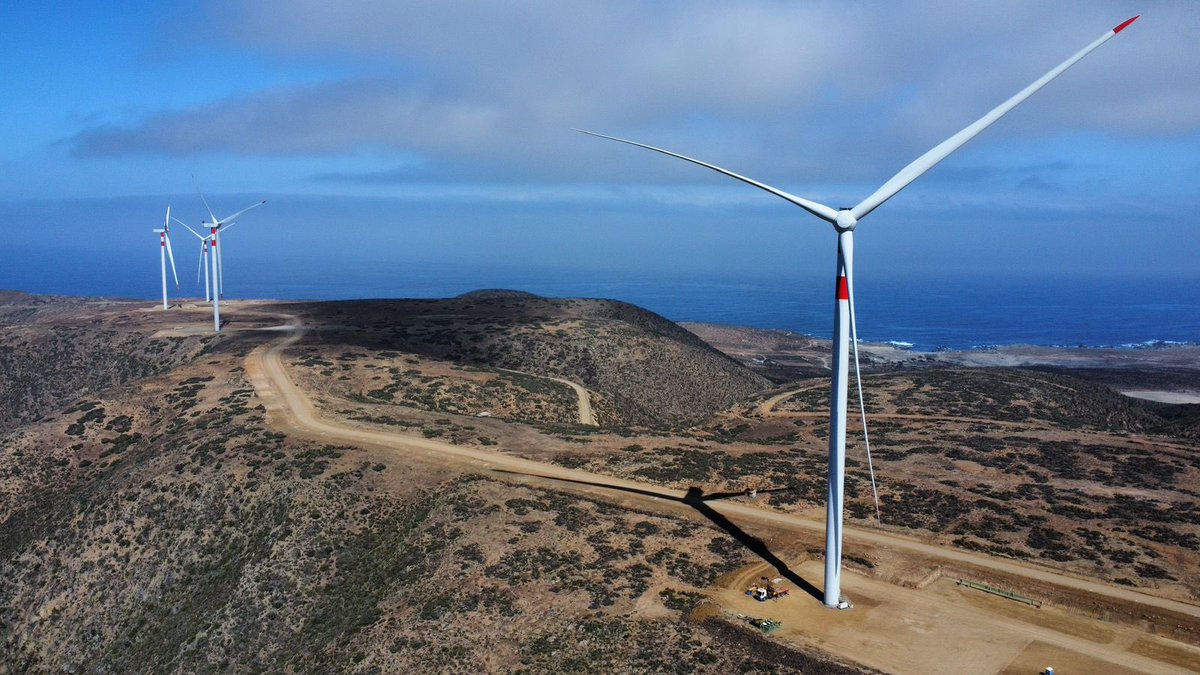 ¡Sumamos más #EnergíasLimpias en la región de Coquimbo! 🍃⚡️

El ministro @DiegoPardow participó en la inauguración del Parque Eólico Punta de Talca, que consta de 14 nuevos aerogeneradores. Un nuevo hito en la generación de energías renovables en colaboración público-privada.