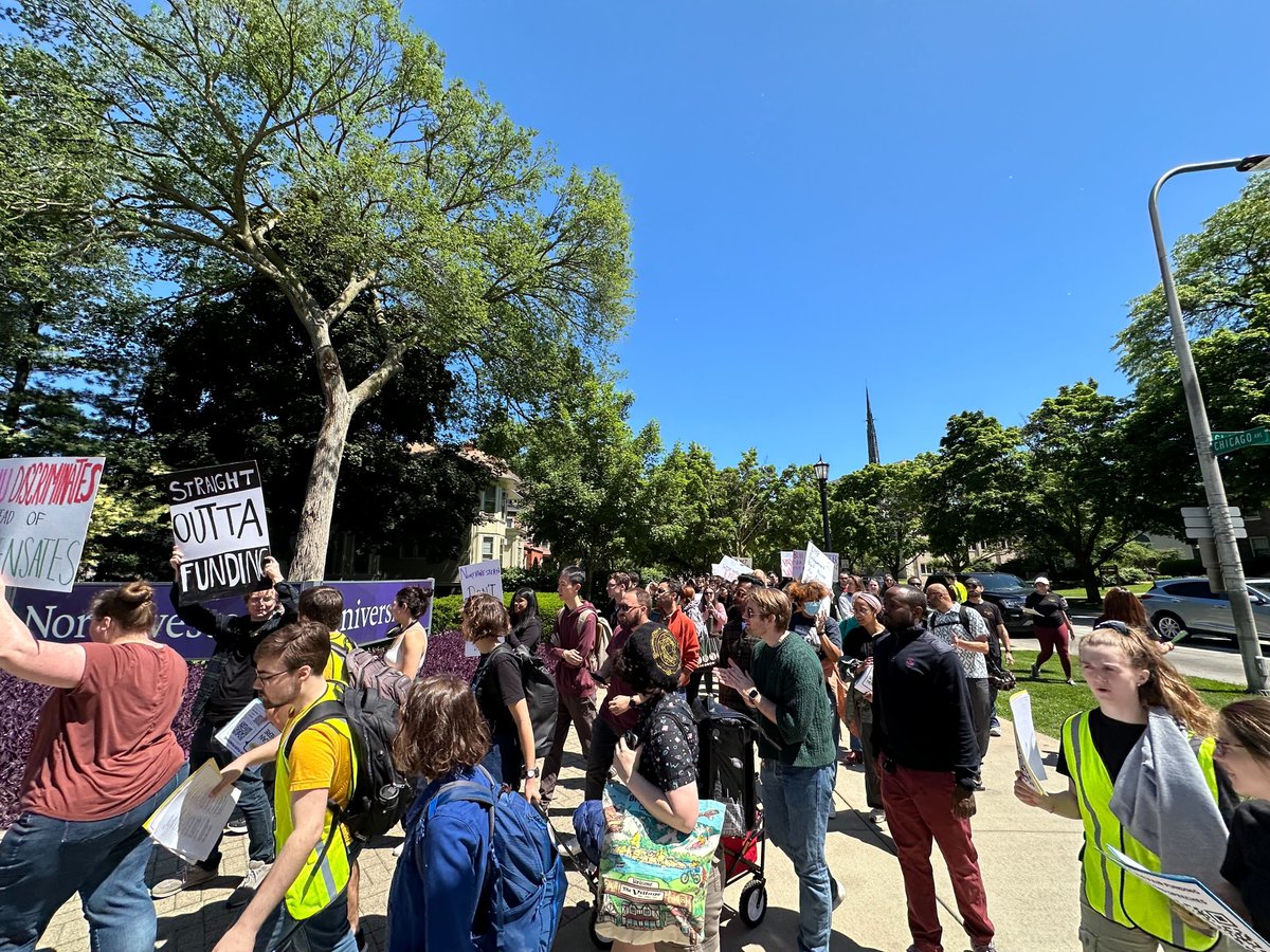 you know we had to do it to 'em (northwestern)!!! 😤pictures from today's electric MARCH FOR FAIR FUNDING!!!⚡️⚡️⚡️⚡️⚡️⚡️⚡️⚡️⚡️⚡️
WHAT KIND OF POWER???? UNION POWER!!!!! 😤💪⚡️