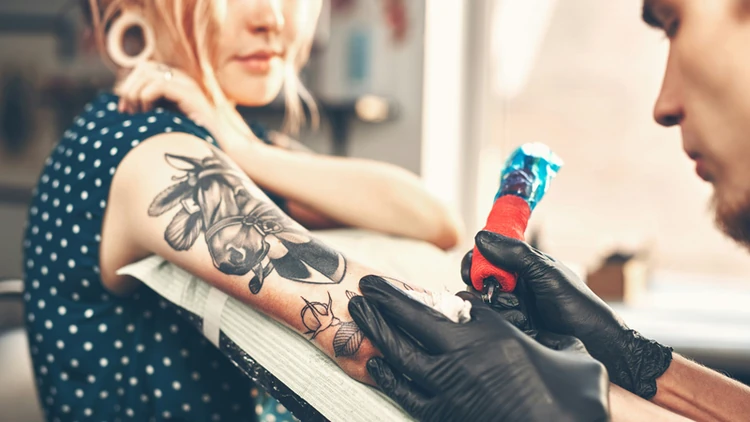 #ConsumerDailyReports Consumer News: New study links tattoos to cancer: [unable to retrieve full-text content]

Tattooed subjects were 21% more likely to develop lymphoma

 By Mark Huffman  of ConsumerAffairs May 30, 2024 

Researchers publishing… dlvr.it/T7clF9