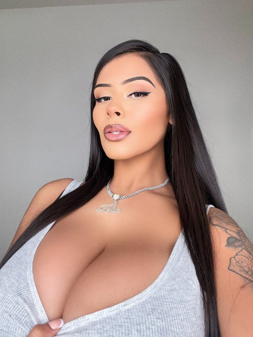 Handful https://t.co/SjvwDrFx57