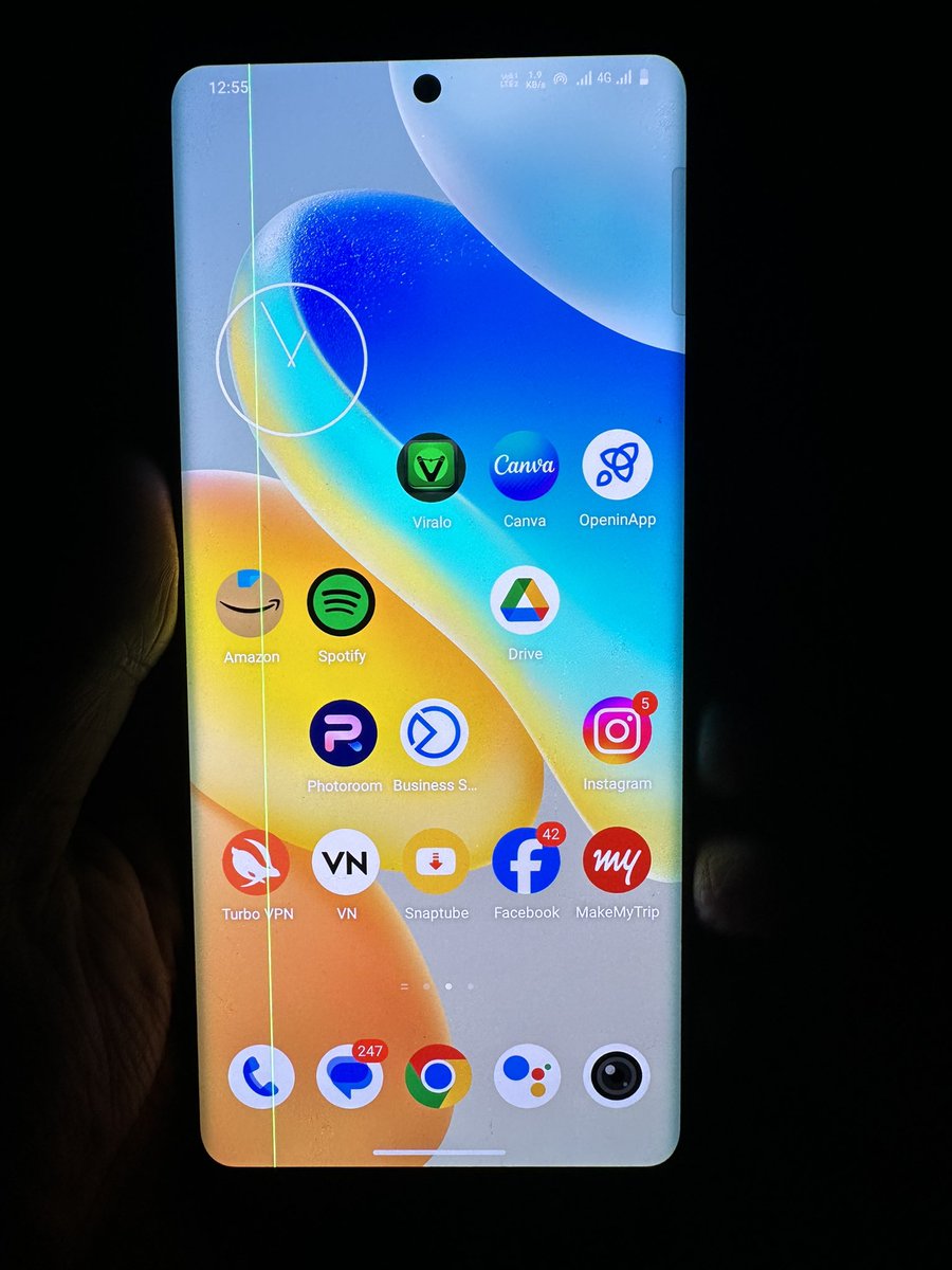priyankadutta56's tweet photo. My vivo x80 is having green line problem today @Vivo_India https://t.co/Ykt4e8STfE