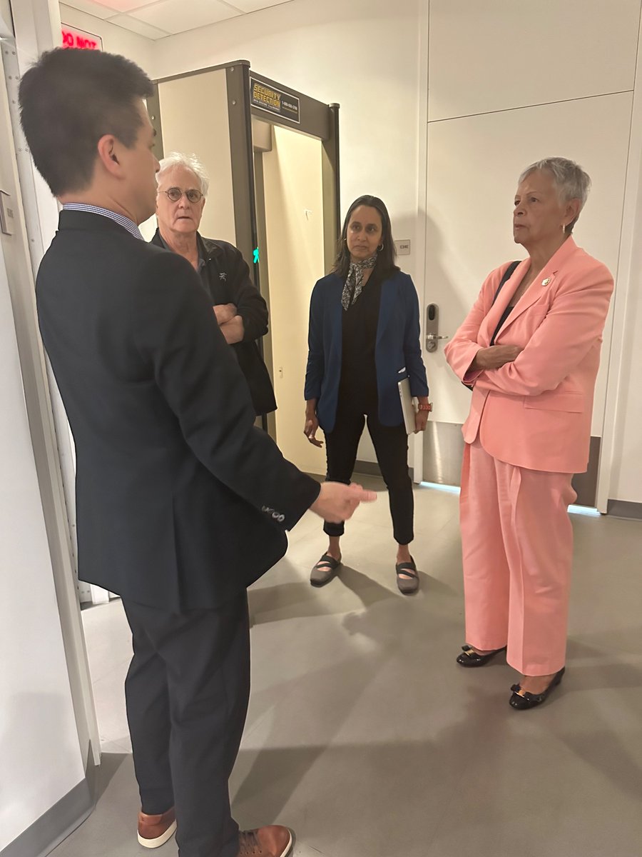 Today I toured <a href="/PrincetonNeuro/">Princeton Neuroscience Institute</a> to learn more about the groundbreaking work they're doing to understand the human brain.

Congress must provide robust support for these scientific pursuits, which may reveal solutions to mental illness, brain disease, and other neurological issues.