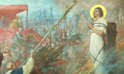 “Hold the cross high so that I may see it through the flames.”

     ~St. Joan of Arc

#MattieMatters #MattiesCause #FeastDay #MattieStepanek #MattiesGuild