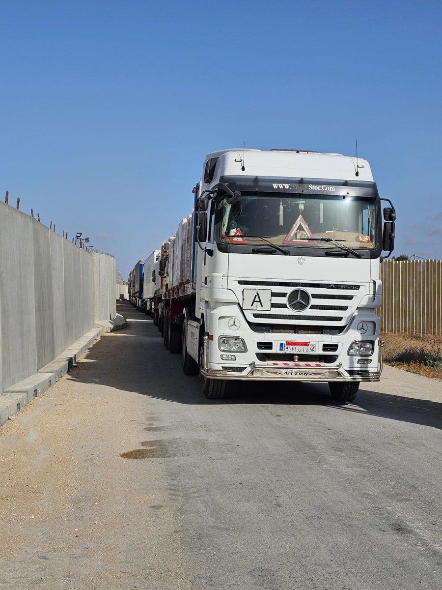 The Erez and Kerem Shalom crossings are open, and aid is flowing into Gaza from all delivery routes: Jordan, Egypt, the Ashdod port, and the private sector. A total of 251 humanitarian aid trucks were transferred to Gaza today (May 30). • 36 of these trucks contained flour