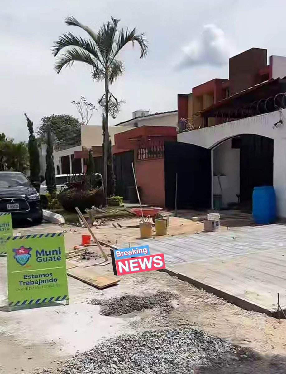 Reportan que empleados municipales hacen banqueta a una casa en colonia privada de la zona 15 😱🤫 #OjoAlDato