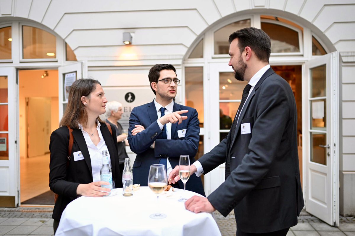 Aspen Germany (@aspengermany) on Twitter photo Tonight, our annual Summer Reception took place! We were very pleased to welcome <a href="/linn_la_s/">Linn Selle</a> and <a href="/ToniHofreiter/">Toni Hofreiter</a> to an insightful discussion about the future of European policy, followed by our traditional reception at the Mendelssohn-Remise.
#AspenGermany #Sommerfest Tonight, our annual Summer Reception took place! We were very pleased to welcome <a href="/linn_la_s/">Linn Selle</a> and <a href="/ToniHofreiter/">Toni Hofreiter</a> to an insightful discussion about the future of European policy, followed by our traditional reception at the Mendelssohn-Remise.
#AspenGermany #Sommerfest