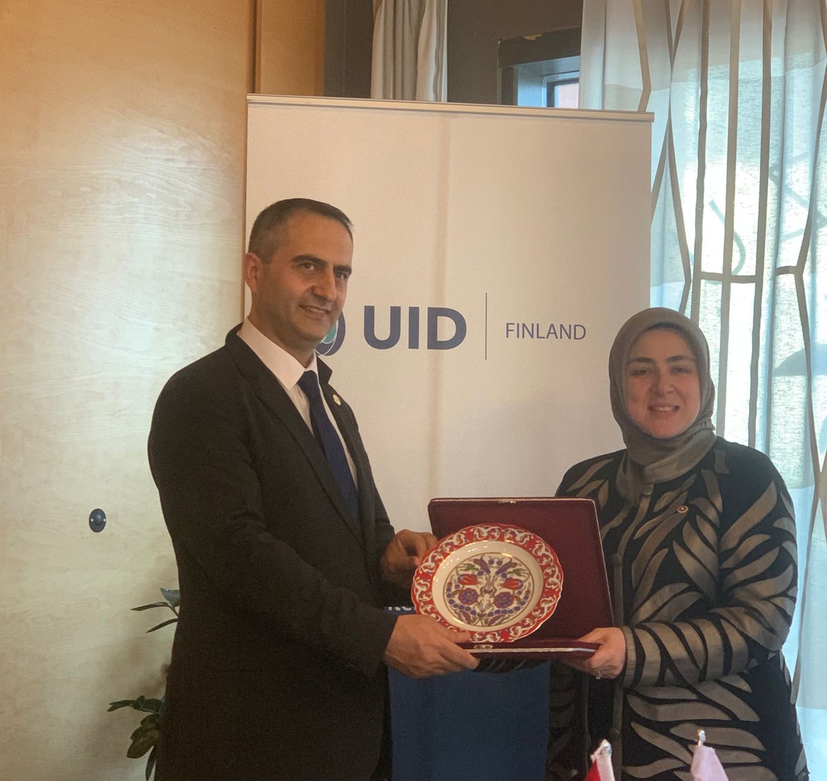 📍Finlandiya 

Parlementolararası Türkiye - Finlandiya Dostluk Grubu olarak; Uluslararası Demokratlar Derneği (UID) ile bir araya gelerek istişarelerde bulunduk. 38 yıldır Finlandiya'da yaşayan ve Helsinki’de yaptıkları güzel çalışmaları ile bizi gururlandıran hemşehrimizle