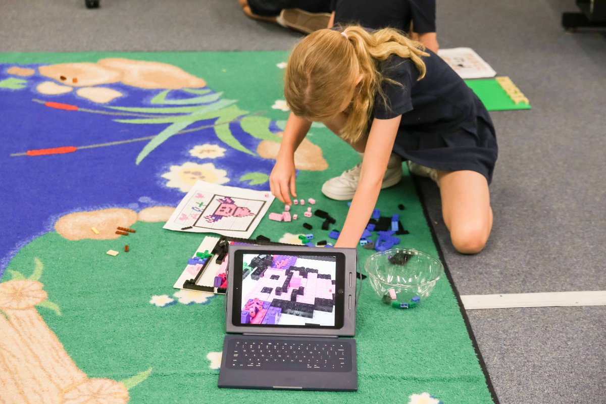 UnityDelray's tweet image. Our 2nd graders in the IDEA Center recently completed an inspiring LEGO wall project representing Unity School! They brainstormed areas to include, created detailed blueprints, and turned their ideas into a vibrant LEGO display.  #IDEACenter #LEGOProject #UnitySchool