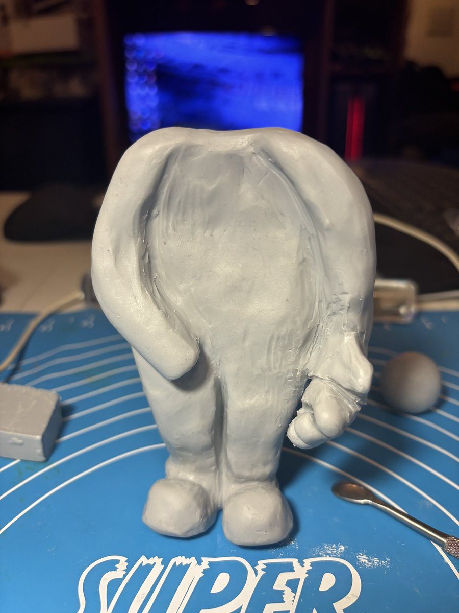 LeighJunCreates's tweet photo. It doesn’t seem like I’ve made much progress, but I have #clay #sculpture https://t.co/Ux1pAY6JHT