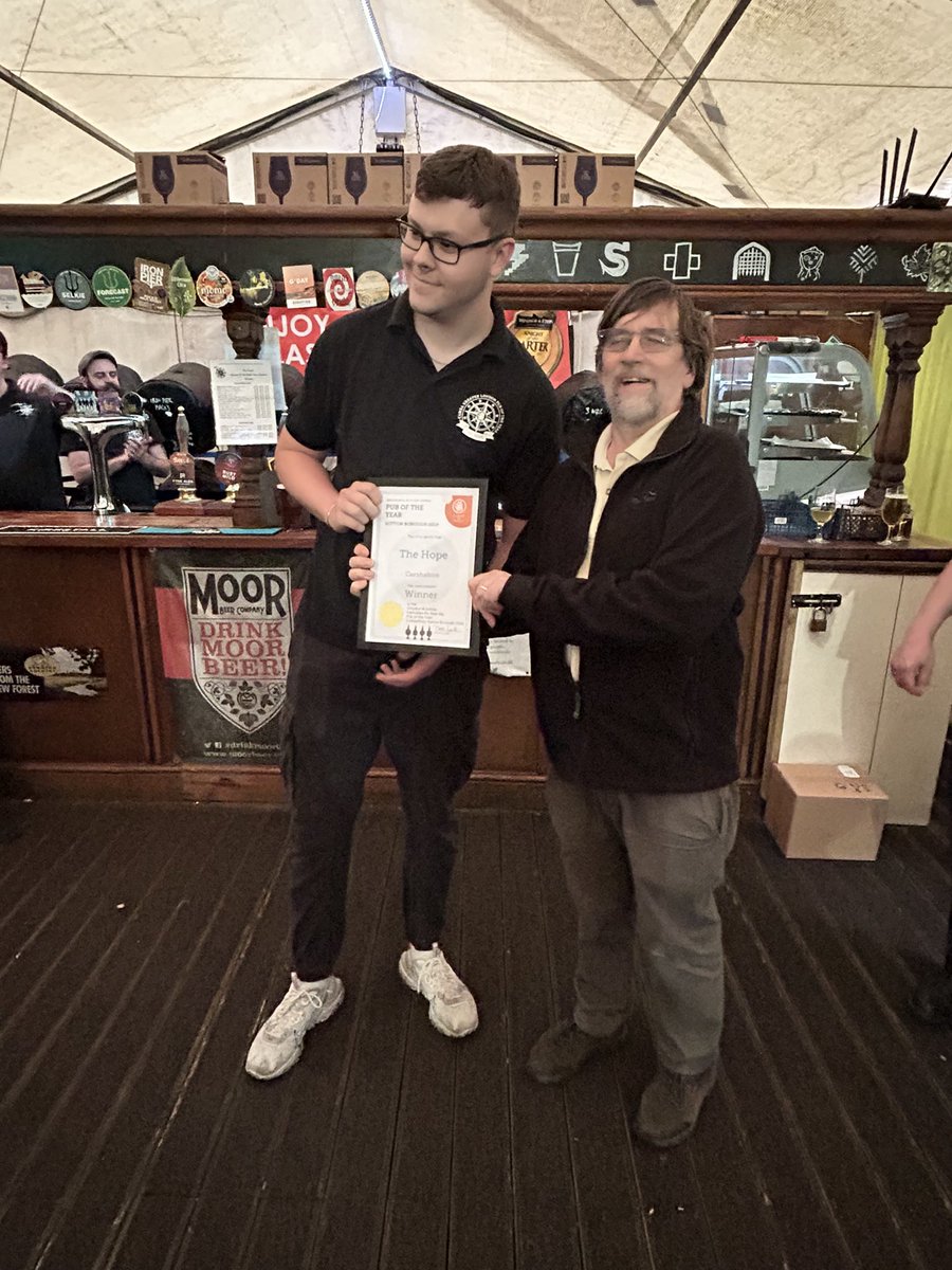 Congratulations to the Hope, Carshalton for winning the Sutton borough Pub of the year 2024. Branch Chair, David Lands presented the certificate to Joe Ford, senior bar staff.