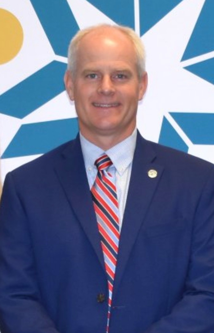 Congratulations to Dr. Bill Griffin, currently serving as the Assistant Superintendent of Human Resources, who has been unanimously selected by the Alexander County Board of Education to be the new Alexander County Superintendent. Thank you for 25 years of service!