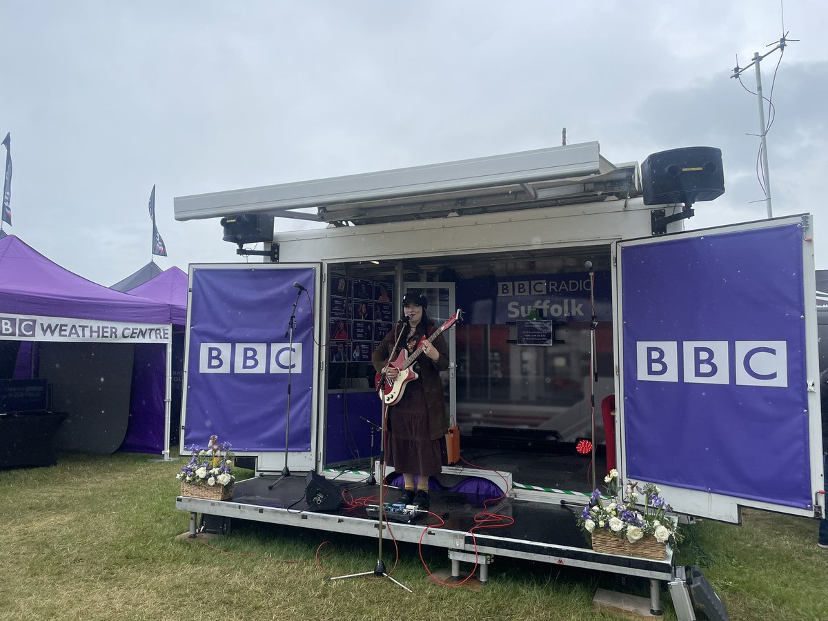 Angelle (@handgei) on Twitter photo 8-10 BBC Introducing in <a href="/BBCSuffolk/">BBC Suffolk</a> <a href="/BBCNorfolk/">BBC Norfolk</a>
2 hours of emerging acts
⭐️ <a href="/gracewellsmusic/">Grace Wells</a> live from The Suffolk Show
⭐️ <a href="/getonthesoapbox/">Amy SoapBox</a> talks new gig
⭐️ <a href="/dyl_an/">DYLAN</a> played #Radio1BigWeekend
⭐️ new music from <a href="/esmeemersonband/">Esme Emerson</a> <a href="/jonguelas_ph/">JON GUELAS 🇵🇭</a> and more!
bbc.co.uk/programmes/p0h… 8-10 BBC Introducing in <a href="/BBCSuffolk/">BBC Suffolk</a> <a href="/BBCNorfolk/">BBC Norfolk</a>
2 hours of emerging acts
⭐️ <a href="/gracewellsmusic/">Grace Wells</a> live from The Suffolk Show
⭐️ <a href="/getonthesoapbox/">Amy SoapBox</a> talks new gig
⭐️ <a href="/dyl_an/">DYLAN</a> played #Radio1BigWeekend
⭐️ new music from <a href="/esmeemersonband/">Esme Emerson</a> <a href="/jonguelas_ph/">JON GUELAS 🇵🇭</a> and more!
bbc.co.uk/programmes/p0h…