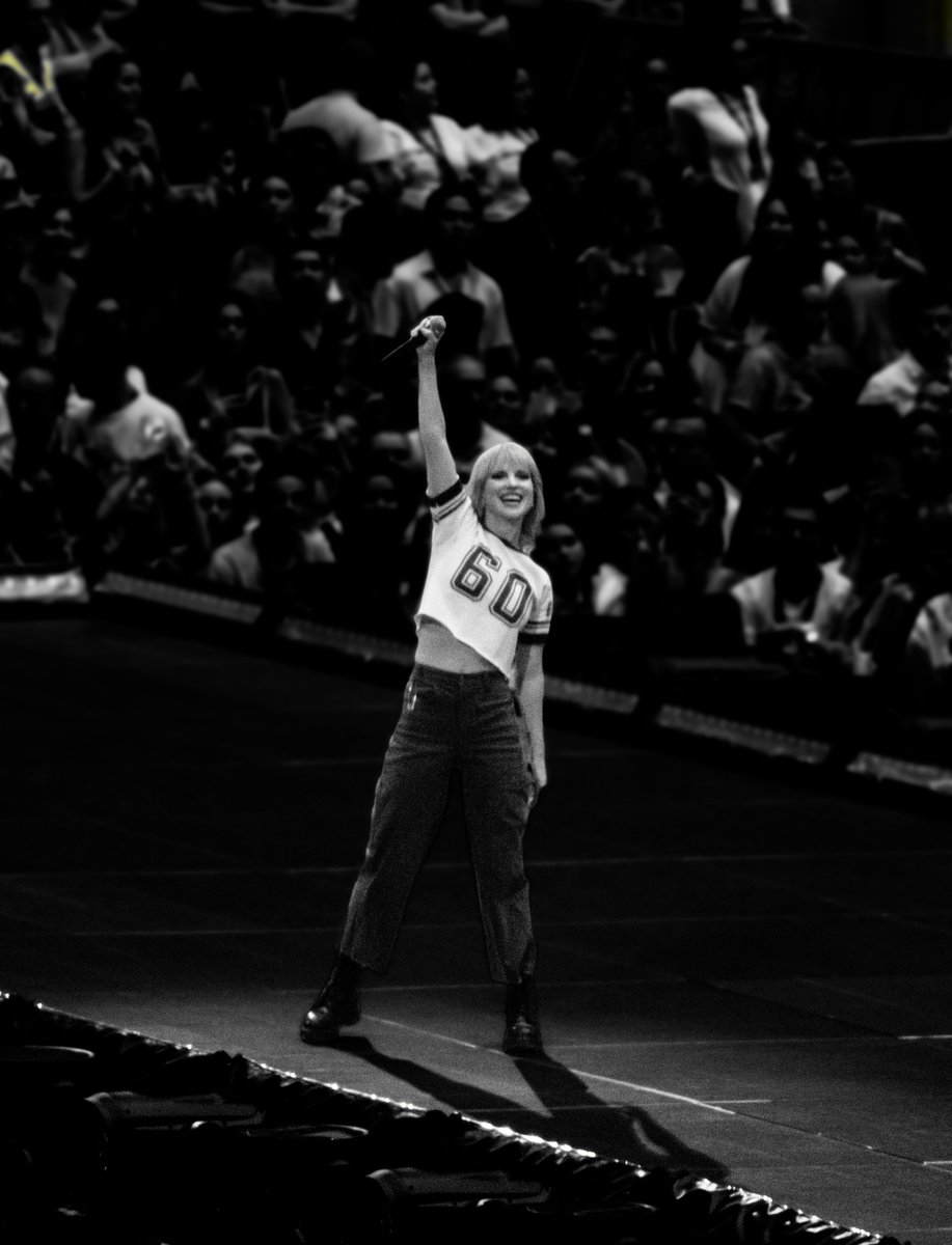 A veces solo necesitas una amiga y un concierto de <a href="/paramore/">paramore</a> 📸✨