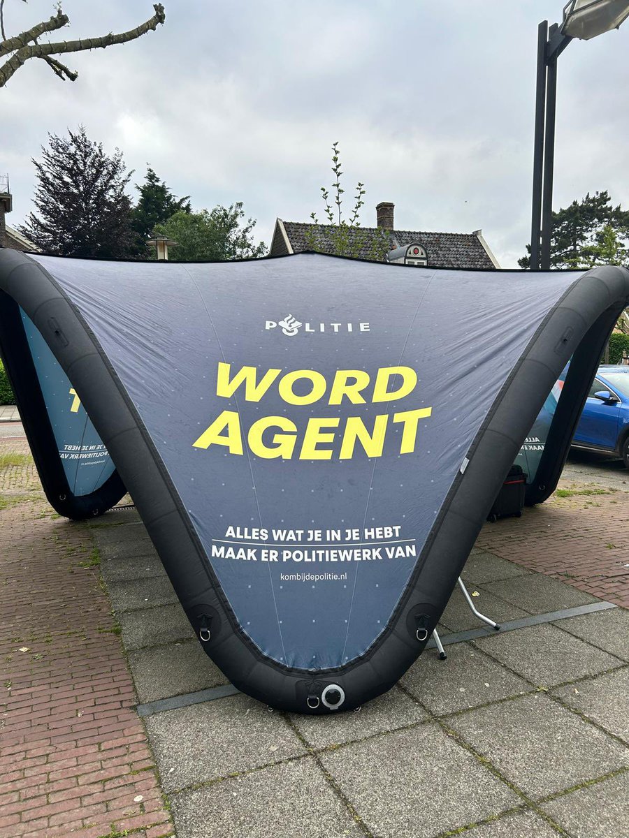 YFRTeam's tweet photo. Vandaag waren we present in Landsmeer. Hier werd door Link jongerenwerk in samenwerking met @PolitieEdVo, @POL_Zaanstreek en @PurmerPolitie ‘De Hunt’ georganiseerd. Legaal op de vlucht zijn voor de politie en proberen uit handen te blijven van de politie. Wederom een zeer leuk https://t.co/lcJfO1oiTh