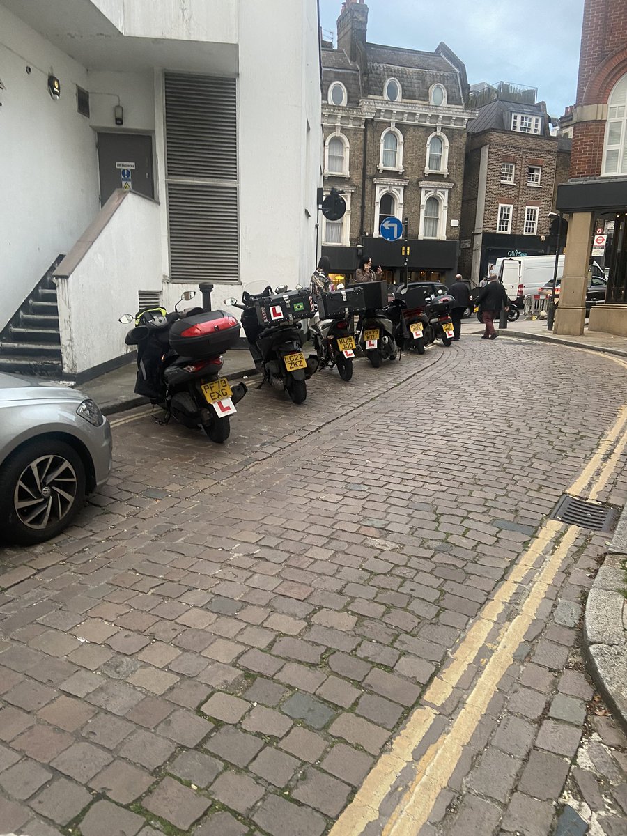 HarrisonMartyn's tweet photo. Camden council has no interest in the residents that pays the taxes @CamdenCouncil @hampsteadtweets @HampsteadVllg https://t.co/NCEerxQcQx