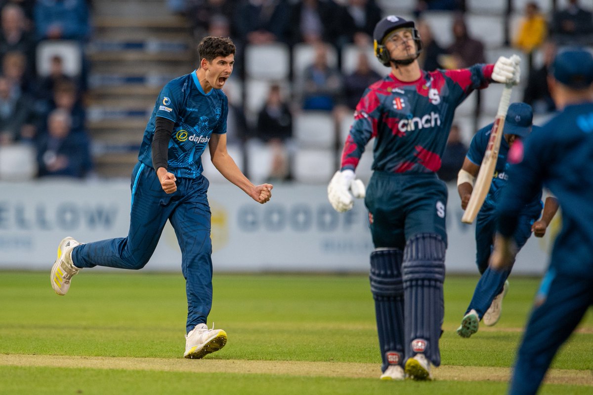 Among the wickets for @DerbyshireCCC tonight at Northampton - an airborne Pat Brown...