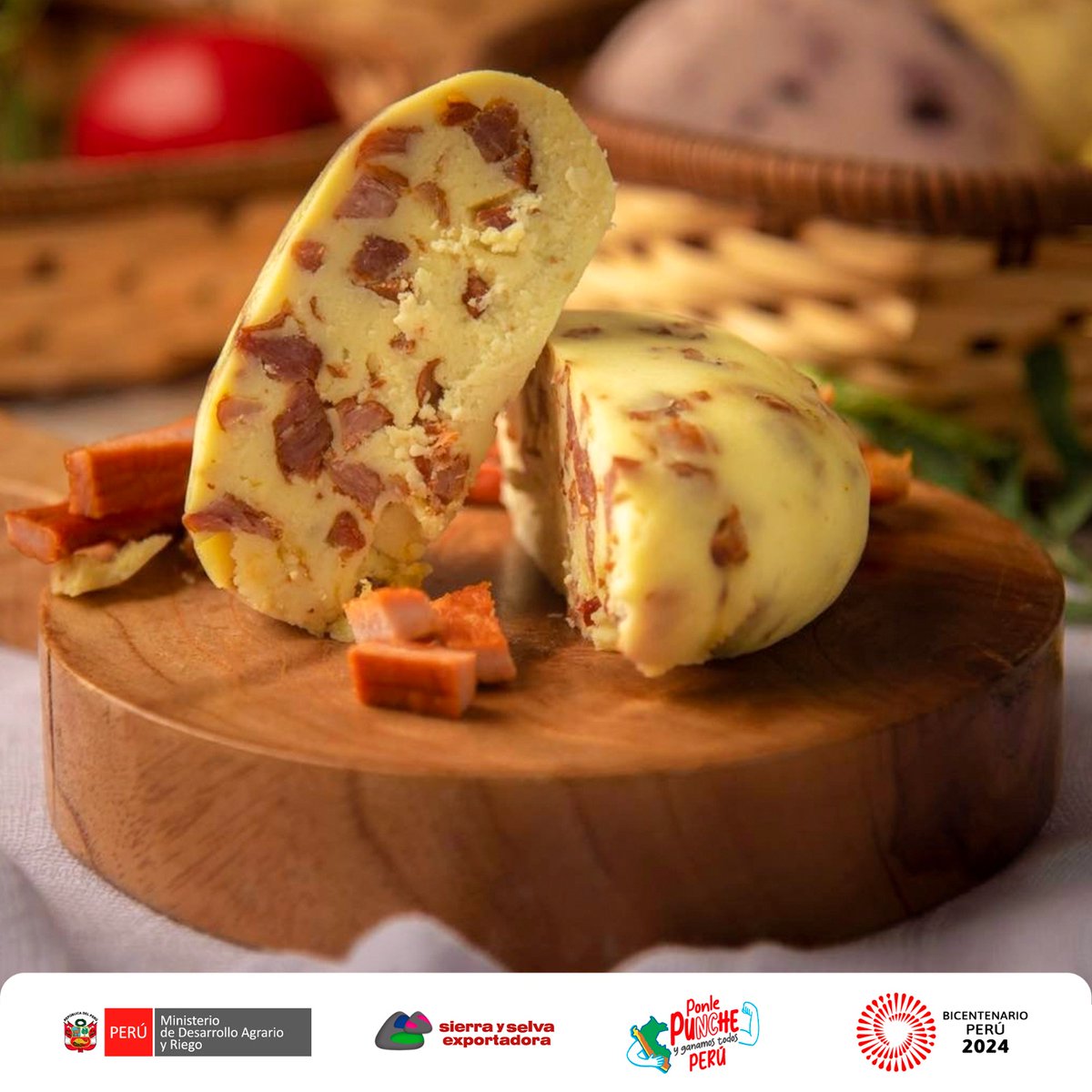 📣 En una muestra de innovación por la calidad, el queso cuñumbuquino con cecina de la marca “De la Vaca a la Boca” de Tarapoto, #SanMartín, conquistó el primer lugar en la categoría “Innovación” del VII Concurso Nacional de Quesos 2024 
La nota➡️ tinyurl.com/3wrwjkez