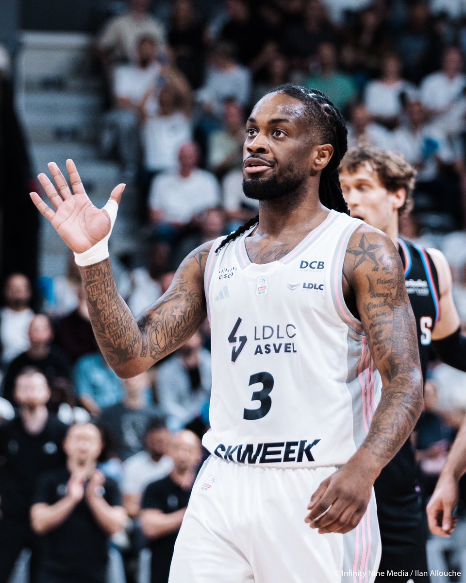 LDLCASVEL's tweet photo. ⛹️ #PlayoffsLNB / G4 Demi-finale - Mi-temps
C’est très serré à l’Astroballe.
⚪️ LDLC ASVEL - 4️⃣3️⃣
⚫️ @ParisBasketball - 4️⃣5️⃣
🎥 @lachainelequipe
#LDLCASVEL https://t.co/uS8H29rRdv