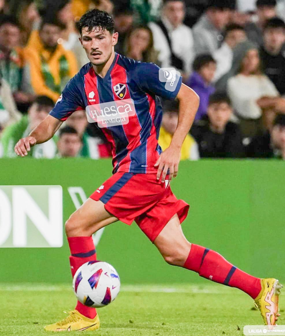 cacercedense's tweet photo. Parabéns a Miguel Loureiro pola convocatoria coa nosa Selección Galega Absoluta mañá en Balaidos

O bravo lateral nado na Abeleira (Rodis) é un inmenso orgullo e un exemplo a seguir pa tod@s nós
Desde Cerceda moita sorte para mañá Miguel 💪🏻 @futgal @5MiguelLoureiro https://t.co/SZTFzjNcoj