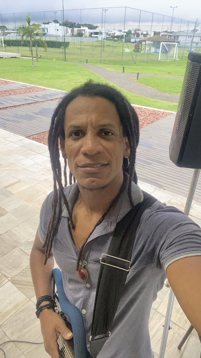 Dennyfrancua's tweet photo. Hoje é meu aniversário mas a música não pára…#VamosFazerMusica🎸🎼 #39Anos https://t.co/h1VbikG7Jz