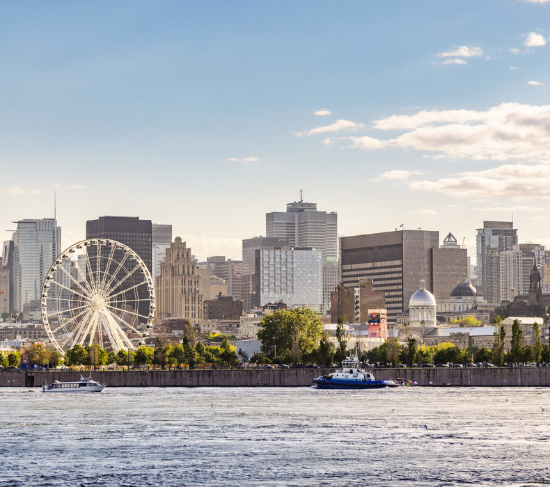 Ce week-end à #Montréal, on fait le plein de créativité, on enfourche son vélo, on savoure un brunch unique en son genre, on part en croisière, on assiste à un match de soccer incroyable et bien plus! 🙌☀️ mtl.org/fr/experience/… 📷 @cfmontreal Gaétan Fontaine @evablue