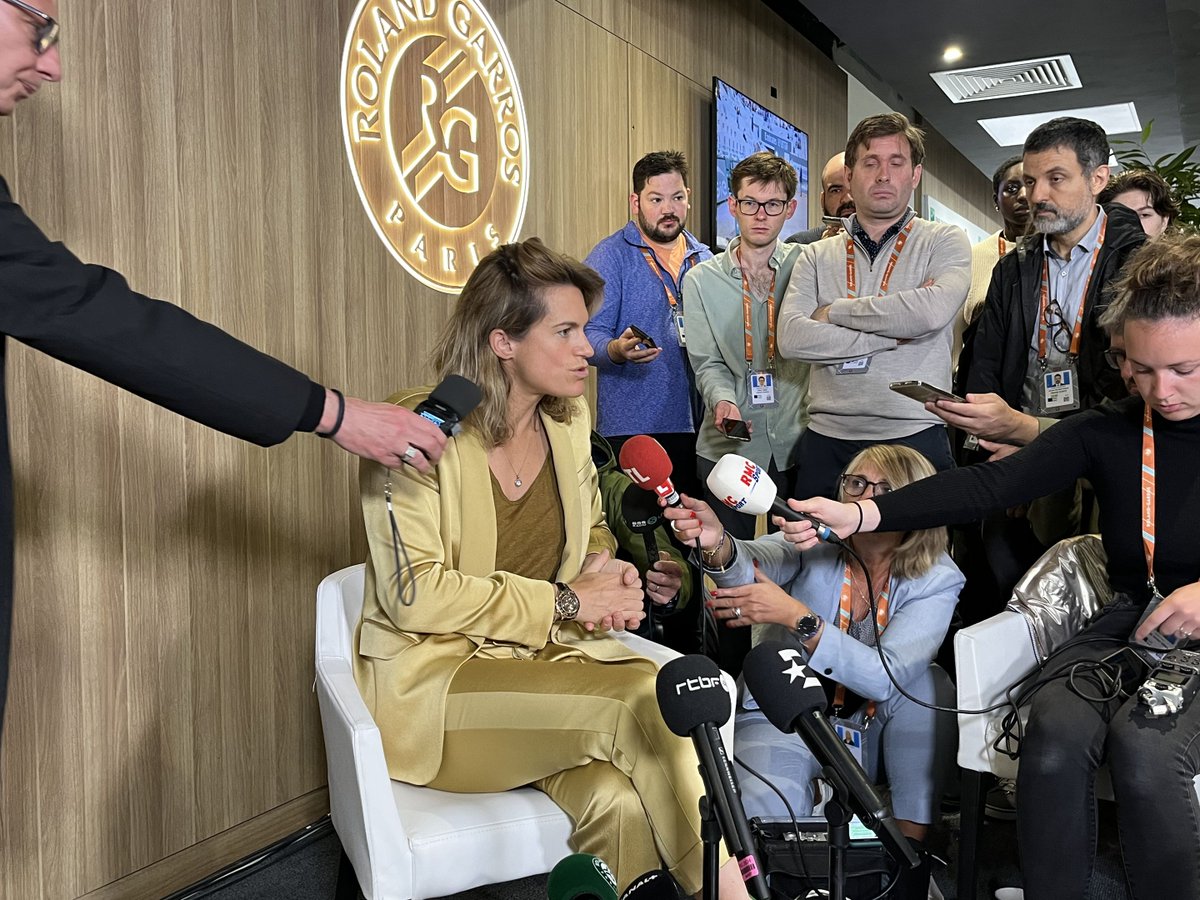 🎾 Roland-Garros : Amélie Mauresmo, directrice du tournoi, annonce des mesures disciplinaires après les débordements du public dénoncé par plusieurs joueurs. L'alcool ne sera plus autorisé dans les tribunes et les match débuteront une heure plus tôt sur tous les courts. Les