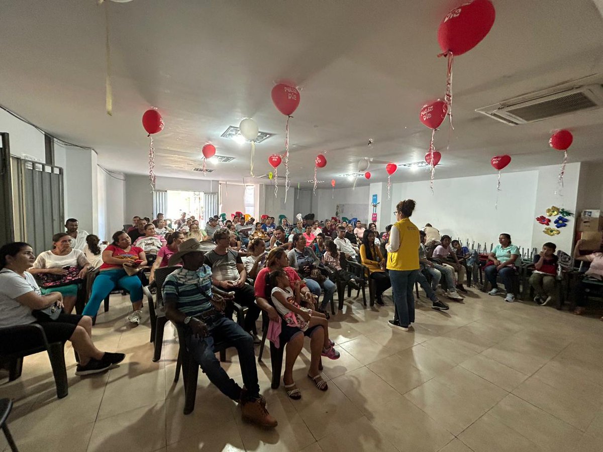 UnidadVictimas's tweet photo. 🫂 Con la participación de 90 víctimas del conflicto radicadas en el municipio de San Alberto, #Cesar, la @UnidadVictimas implementó dos momentos de la estrategia de rehabilitación en recuperación emocional #Hilando, liderada por el equipo psicosocial de la entidad. https://t.co/njdoRdl4qm