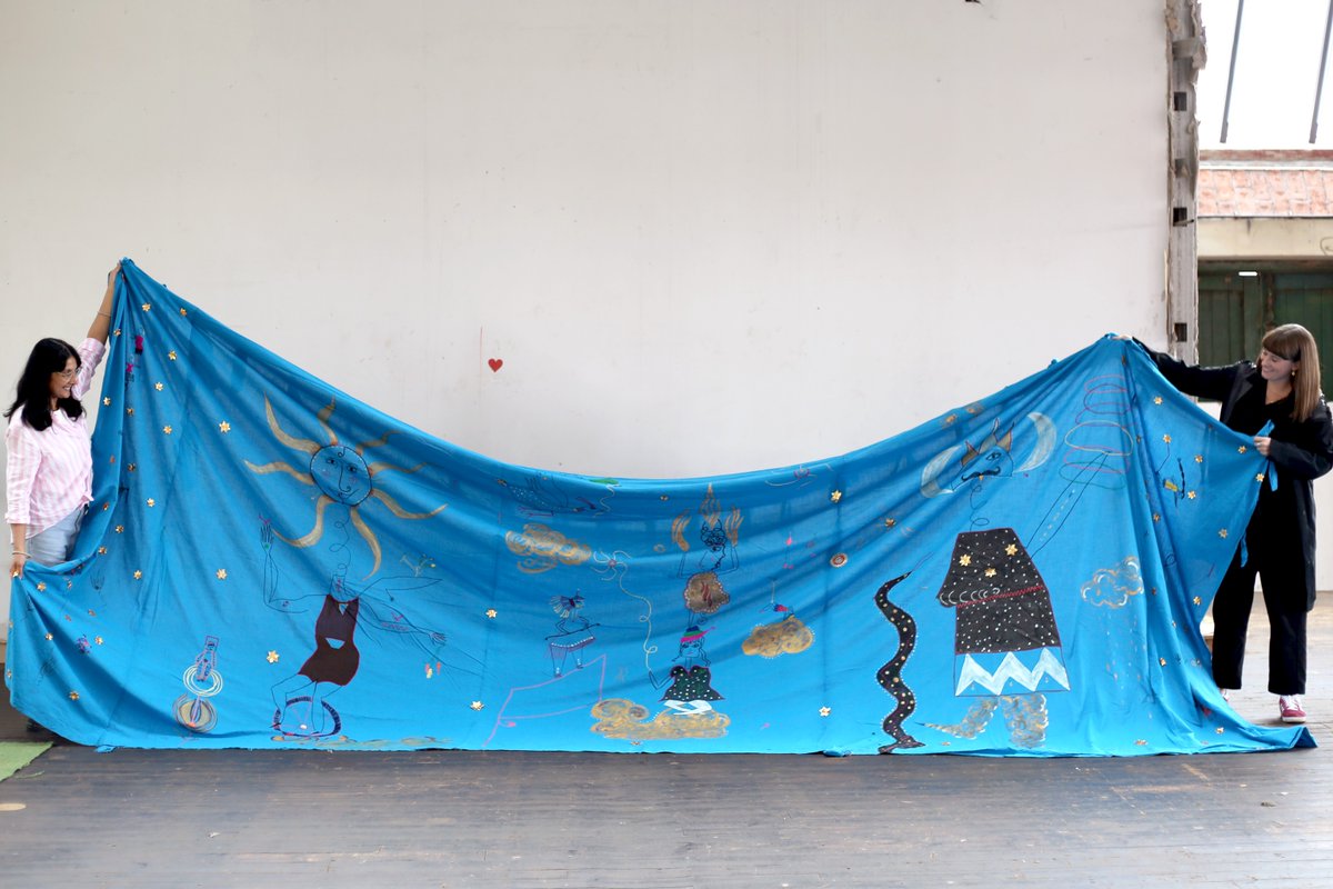 Artist Saima Kaur visited us earlier today to set up for an exciting drop in workshop at Threads Textile Festival on Saturday 8th June!

Find out more > sunnybankmills.co.uk/arts/gallery/t…

Book onto Saima's talk > eventbrite.co.uk/e/stitching-st…

#Leeds #LeedsEvents #DaysOutInLeeds