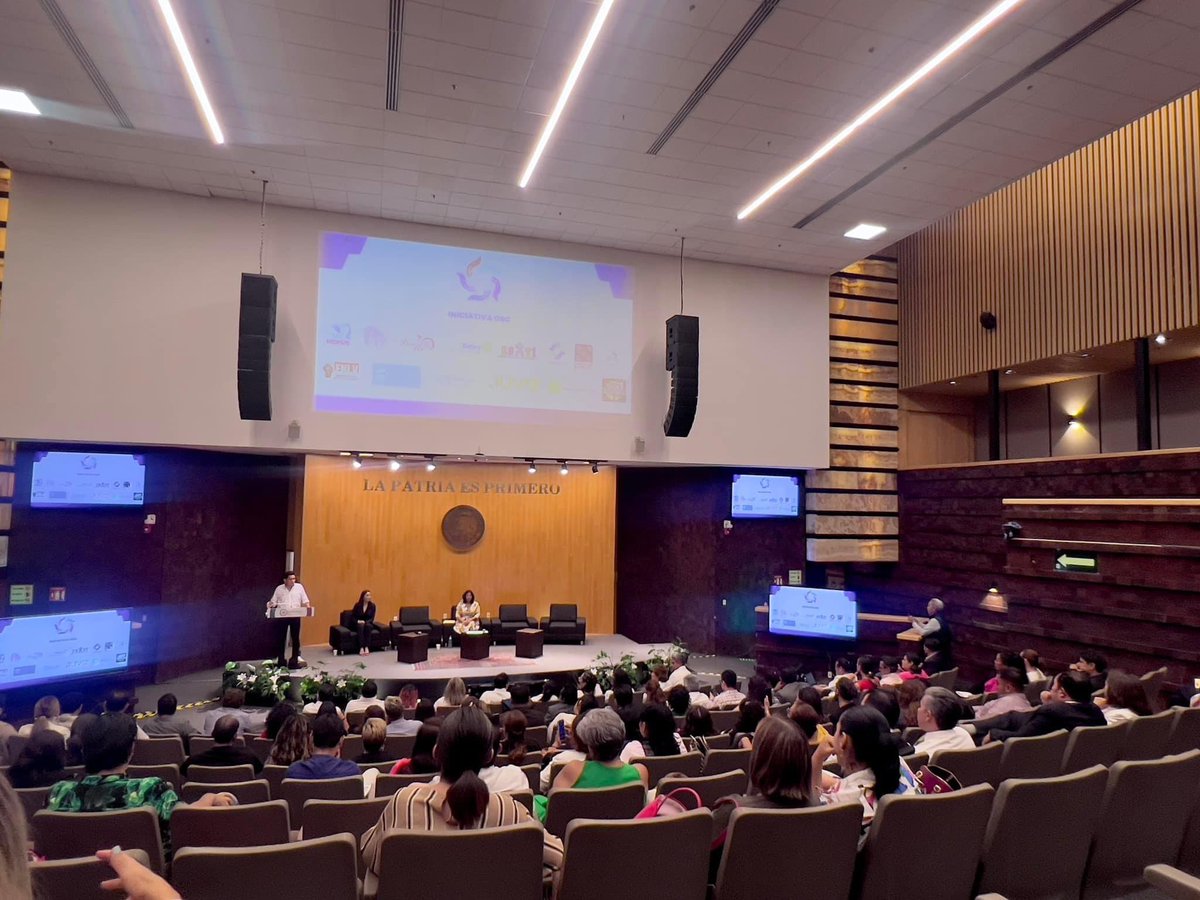 ConacimAC's tweet photo. Éxito rotundo la presentación de @IniciativaOSC de la que es Vocero Coordinador el presidente de #CONACIM https://t.co/BpT3fQPEFJ