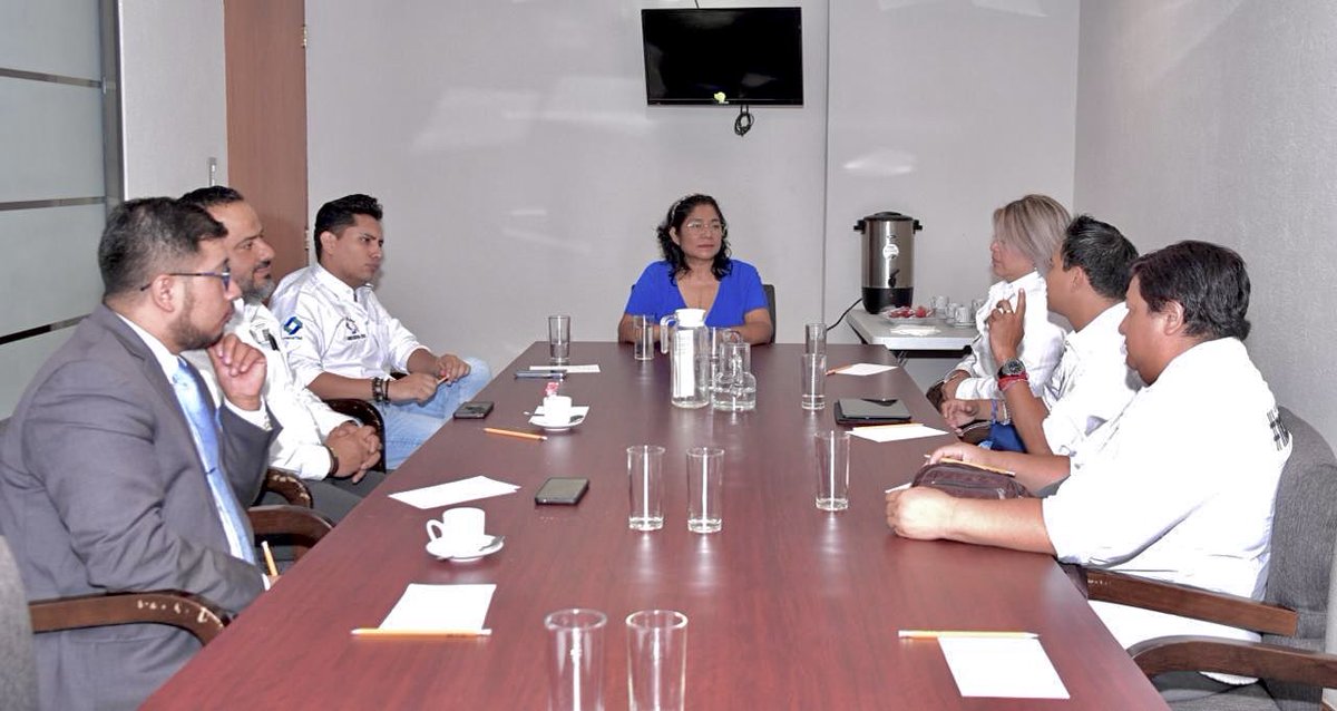 ConacimAC's tweet photo. Esta tarde el Presidente de #CONACIM y Vocero Coordinador de Iniciativa OSC Lic Edgar Ambriz sostuvo reunión con la Diputada Laura Catalina Reyes y Voceros del movimiento para continuar trabajando en acciones que fortalezcan al tercer sector.
#IniciativaOSC #CONACIM https://t.co/P6pbDsu78t