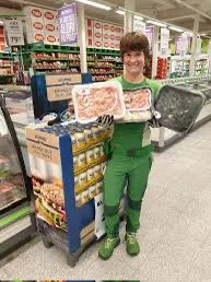 Er ute med noen venner, og det ble akkurat fortalt en historie om noen som hadde sex på Kiwi Noresund. hei <a href="/ondstemor/">Norge’s Stemor🇳🇴</a>