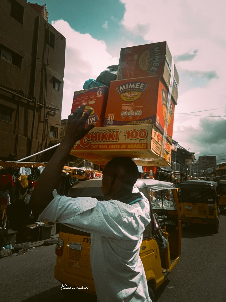 Day 17.

Loader... 

📍: Ikeja, Lagos.
📱: @OPPONigeria A16k
Edited in @Lightroom

#streetphotography #mobilephotography