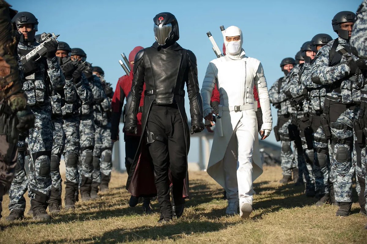 HollywoodHandle's tweet photo. Chris Hemsworth is in talks to star in  the ‘TRANSFORMERS / G.I. JOE’ crossover film. 

(Via: Deadline) https://t.co/9TJyyQKYV3