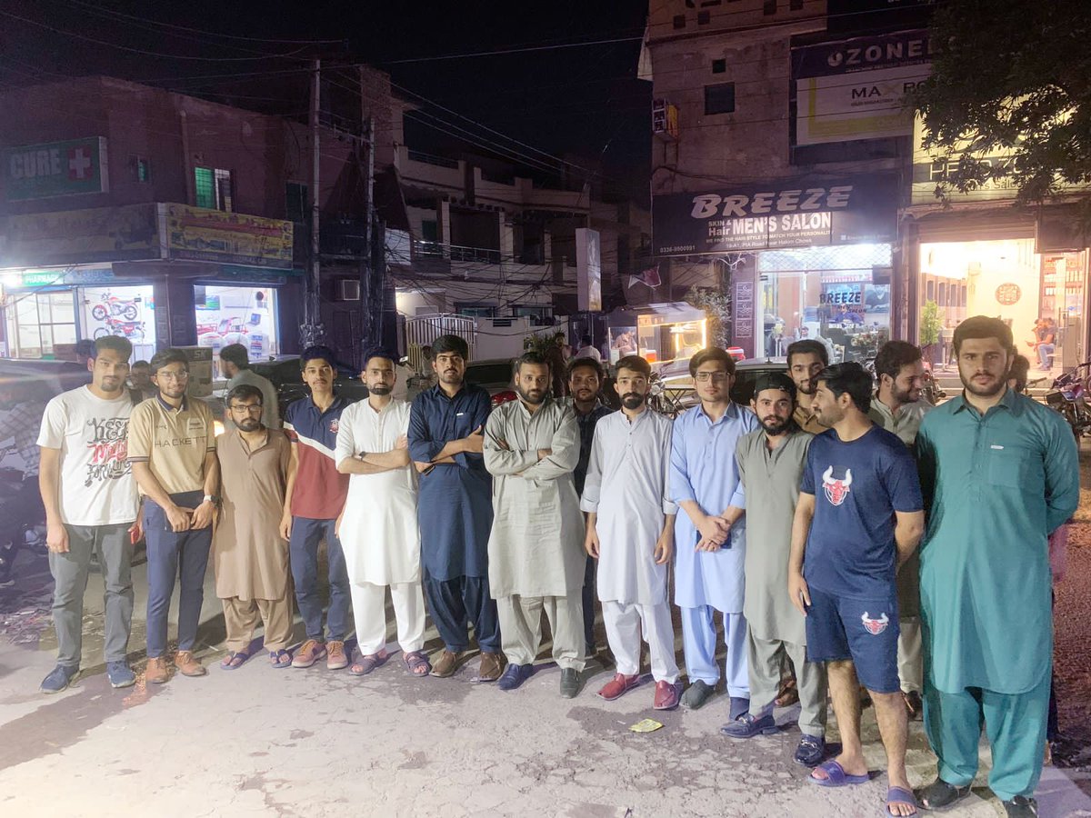 ISFofficialLHR's tweet photo. صدر آئی ایس ایف لاہور مظہر اقبال گجر کی UMT کی ٹیم سے ملاقات

آئی ایس ایف کی جانب سے قائد عمران خان کی رہائی کے لیے تحریک چلانے اور نوجوانوں میں اس حوالے سے آگاہی پیدا کرنے کے لیے لائحہ عمل پر تفصیلی گفتگو کی گئی

#قوم_مانگے_خان_کی_رہائی
#PTI #ISF https://t.co/xjG1PjV6Vs