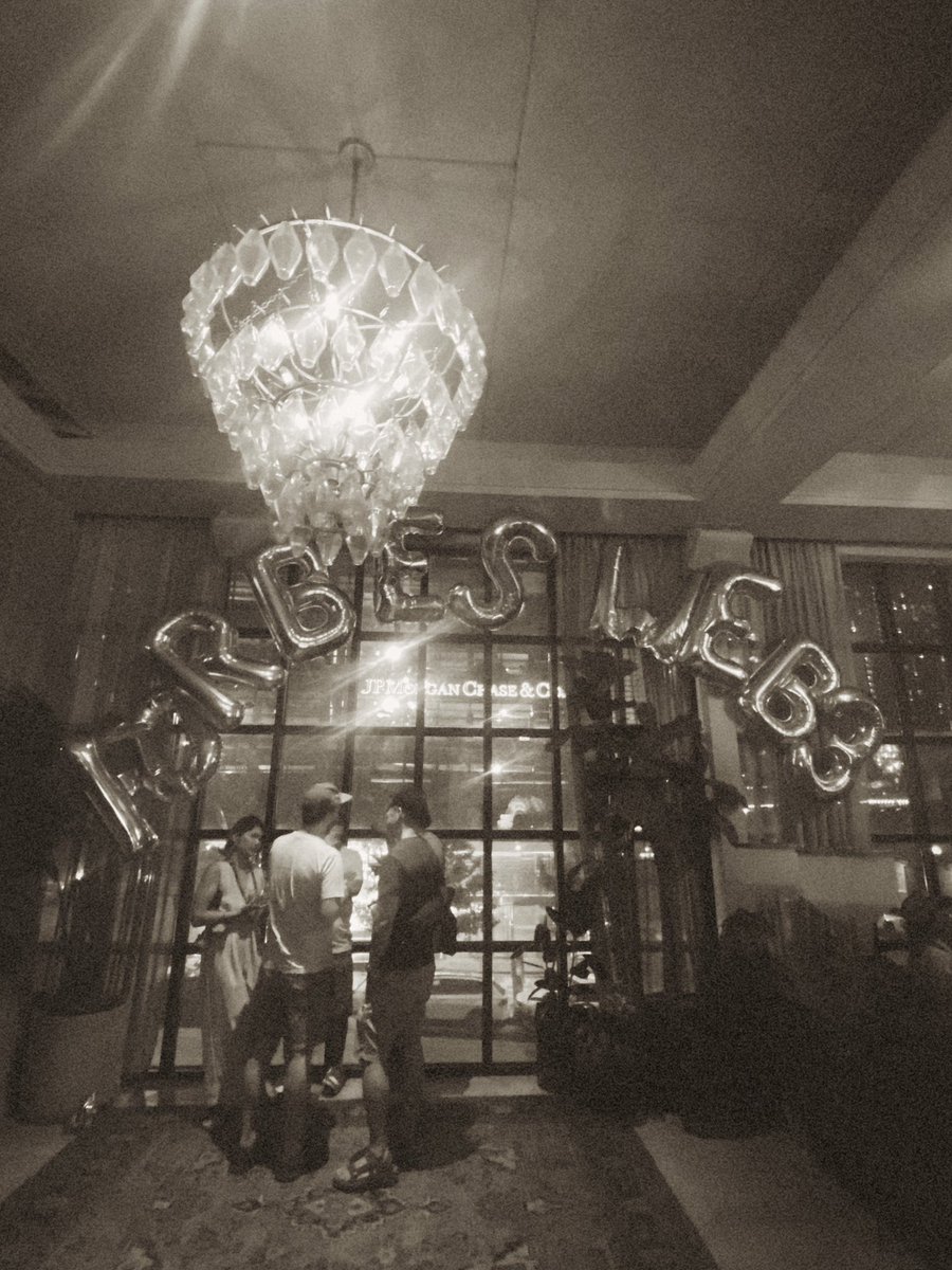 Elizabeth tweet media