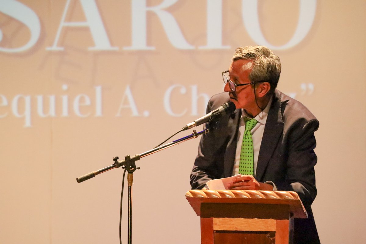 enp_unam's tweet photo. #Notiprepas👩‍🏫🧑‍🏫 #OrgulloPreparatoriano🥳
Durante la celebración del #DiaDelMaestroYLaMaestra, docentes del Plantel 7 “Ezequiel A. Chávez” recibieron su reconocimiento y medalla por sus años de servicio en la ENP ¡Felicidades por estos años de dedicación! #ENPUNAM #Prepa7 https://t.co/Z3ps5Sb0gn