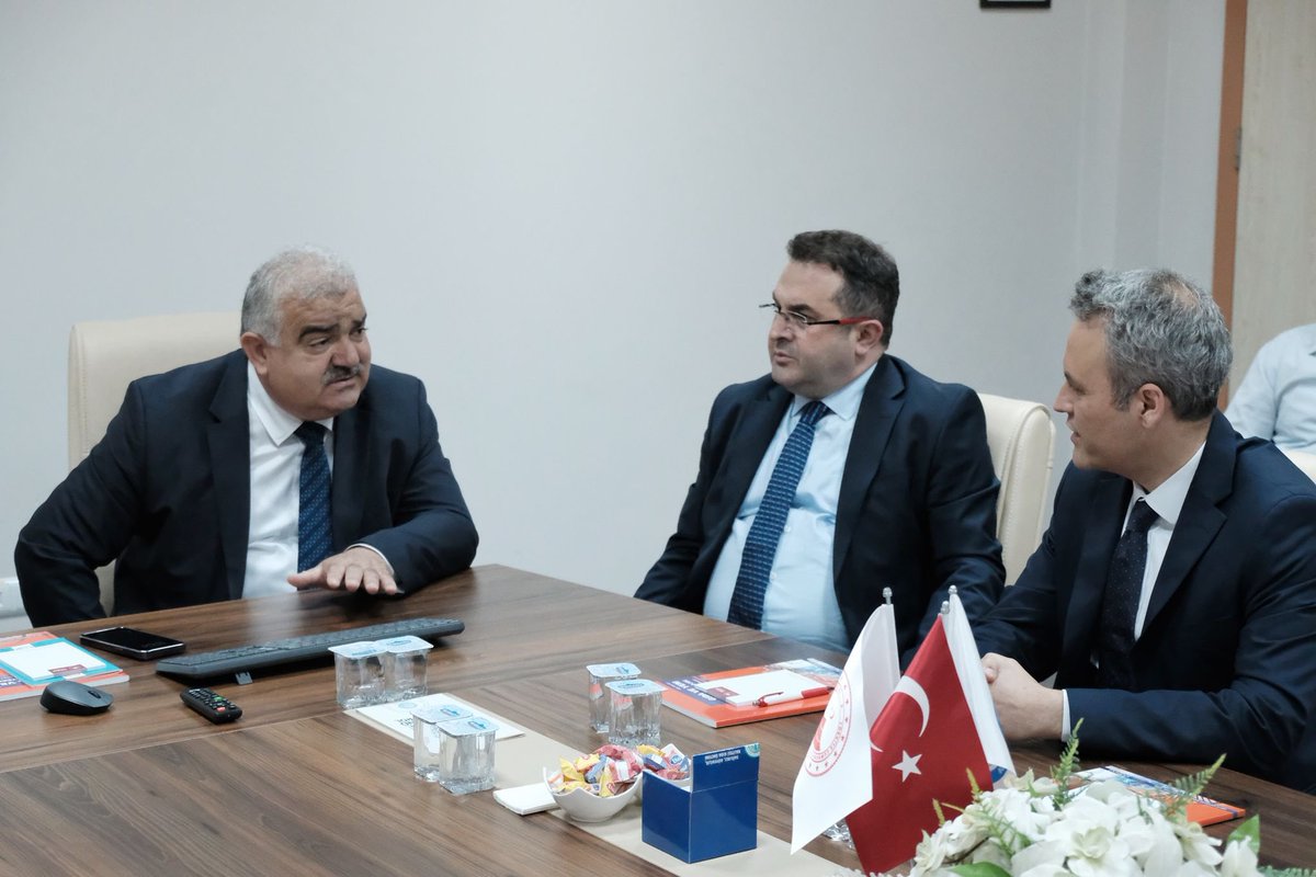 Bursa Gıda ve Yem Kontrol Merkez Araştırma Enstitüsü Müdürlüğünü ziyaret edip, personelle bir araya geldik. Enstitü Müdürü Yıldıray İSTANBULLU ve personelden işleyiş hakkında bilgi alıp istişarelerde bulunduk. Ev sahipliğinden ötürü teşekkür ediyorum.
<a href="/bursagidasosyal/">Gıda ve Yem Kontrol Merkez Araştırma Enstitüsü</a>