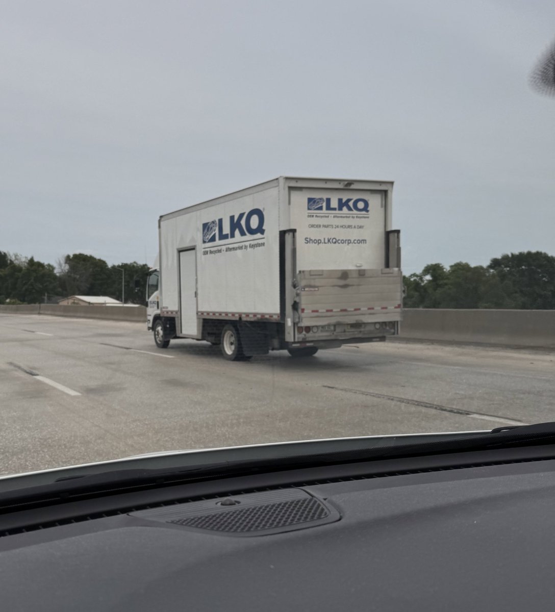 patentluke's tweet image. I leave work and think I can have a relaxing ride home, but everywhere I look I’m reminded of patents.#iykyk #designpatents