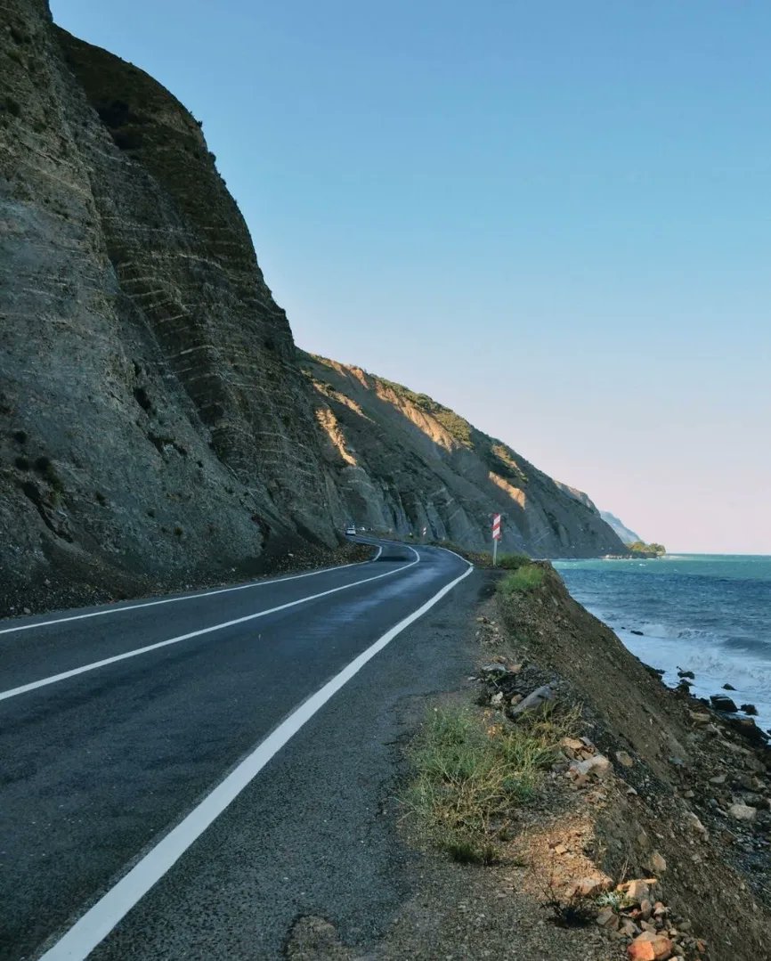 tekirdagiktm59's tweet image. Birçoğumuz zihnimizi boşaltmak için sakin bir yaz kaçamağı arıyoruz. 

Tekirdağ'ın serin esintisi ve güzel gün batımı eşliğinde kamp yapmaktan daha güzel bir aktivite var mı? 

Çantalarınızı hazırlayın, yaz geliyor! 🤩

#GoTrace #Trakya #Tekirdağ #GünBatımı #Doğa #Kamp #Türkiye